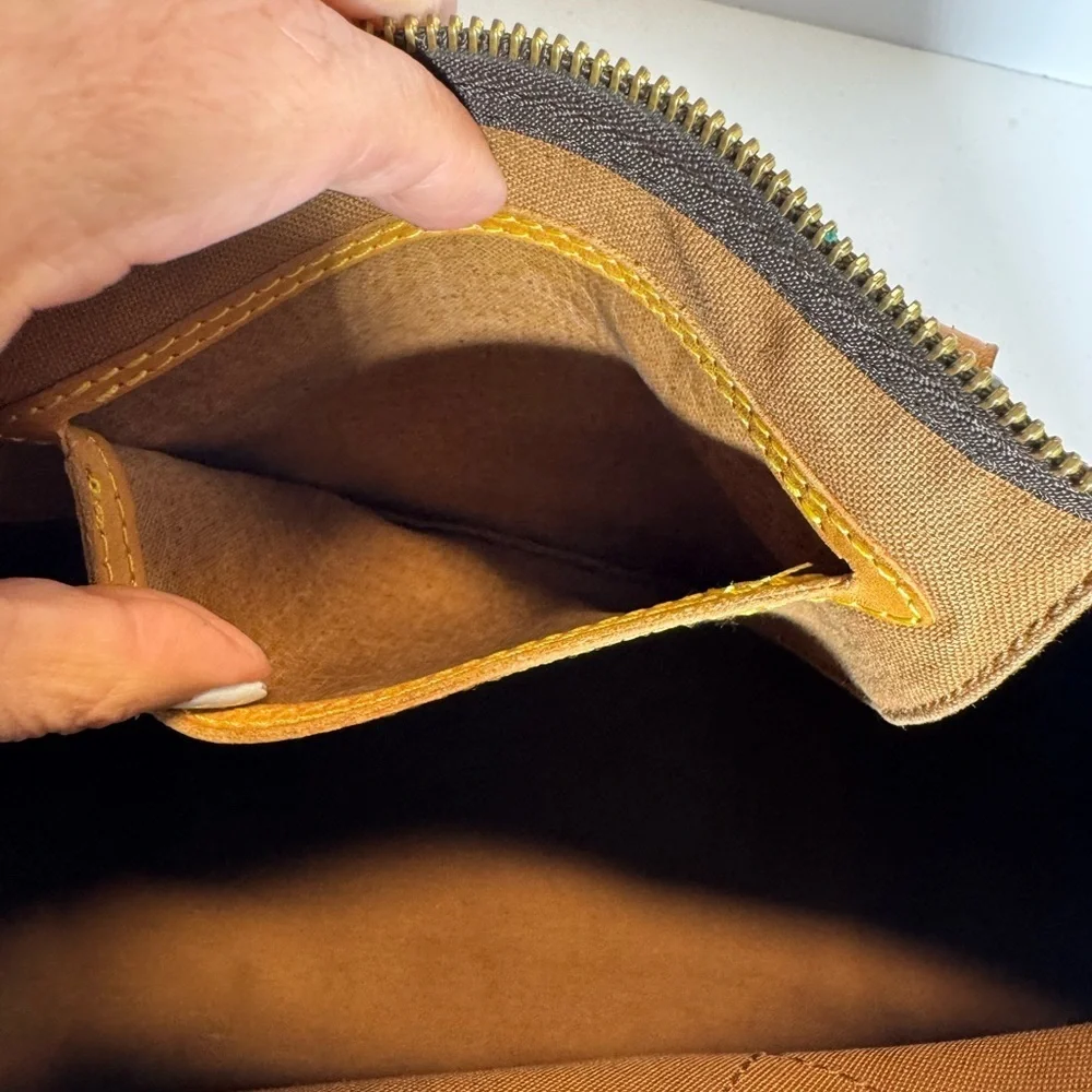 AUTHENTIC Louis Vuitton Brown Monogram Speedy 40